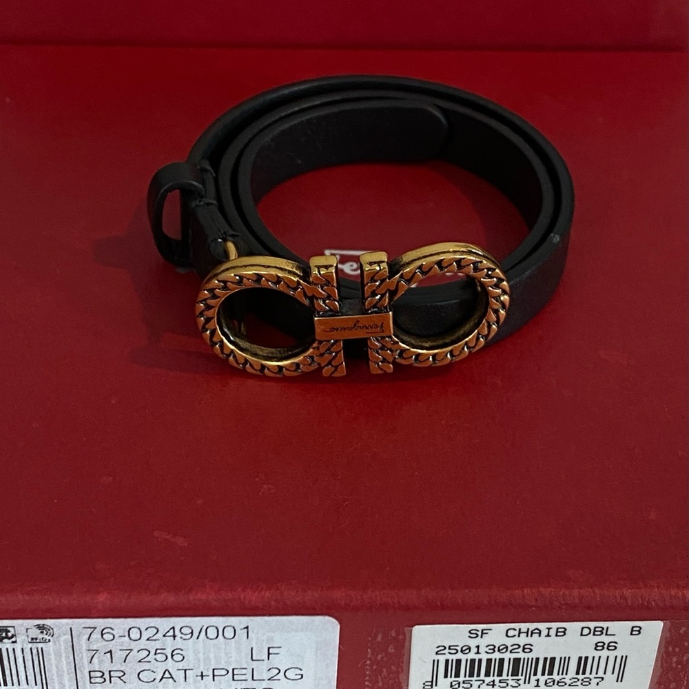 Salvatore Ferragamo wrap bracelet
No signs of wear
Retail:220
Unisex